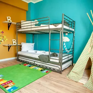 https://aegean-family-apartment.hotels-of-thessaloniki.com